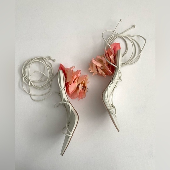 Cult Gaia Off White Effie Flower Petal Heel Strappy Sandals 36 6 Lace Up Wedding - Picture 9 of 13